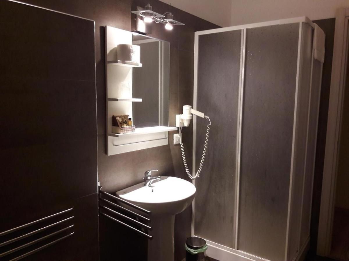 4Rooms Guest House Free Wi-Fi Salerno Exteriör bild