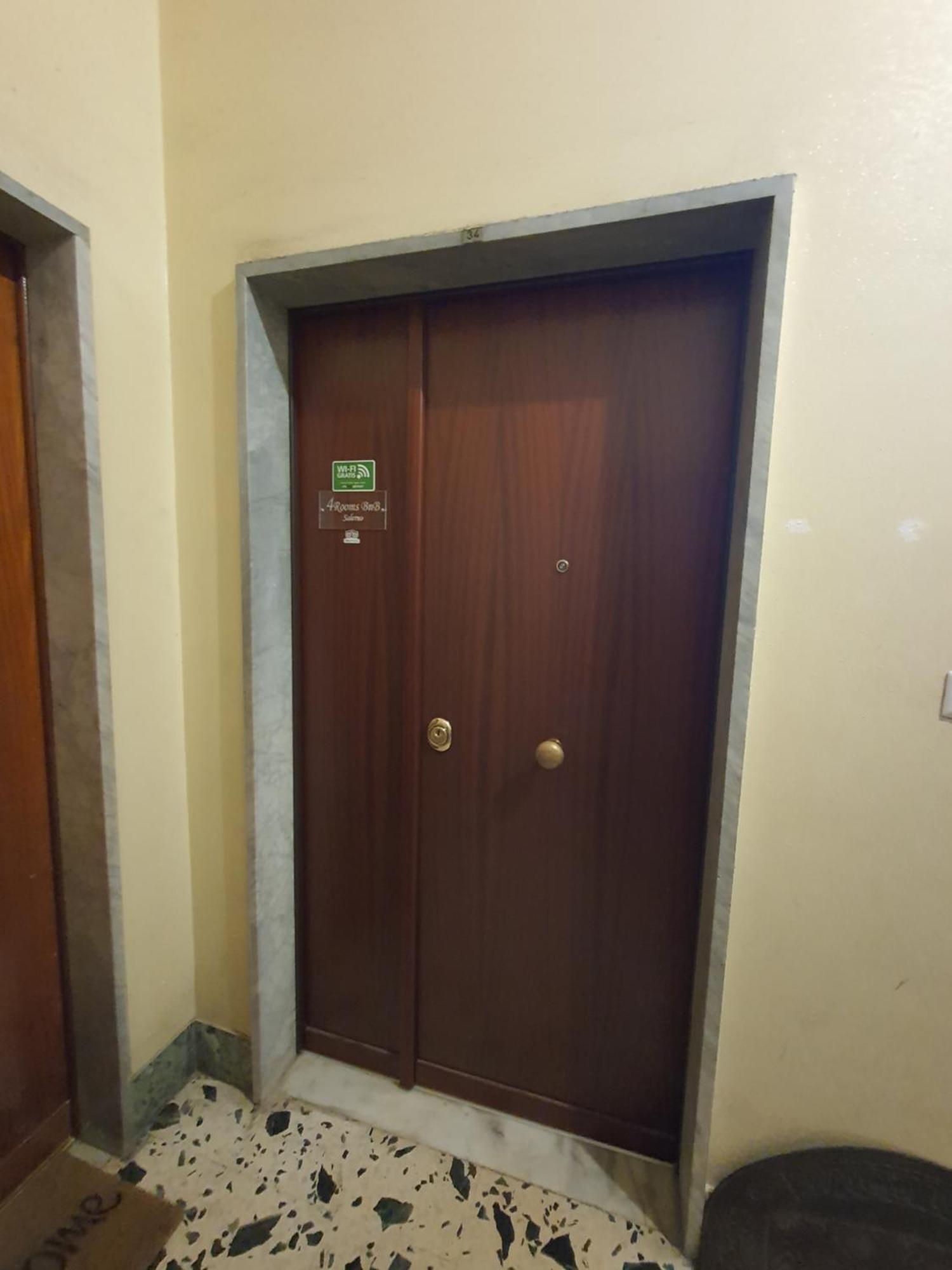 4Rooms Guest House Free Wi-Fi Salerno Exteriör bild