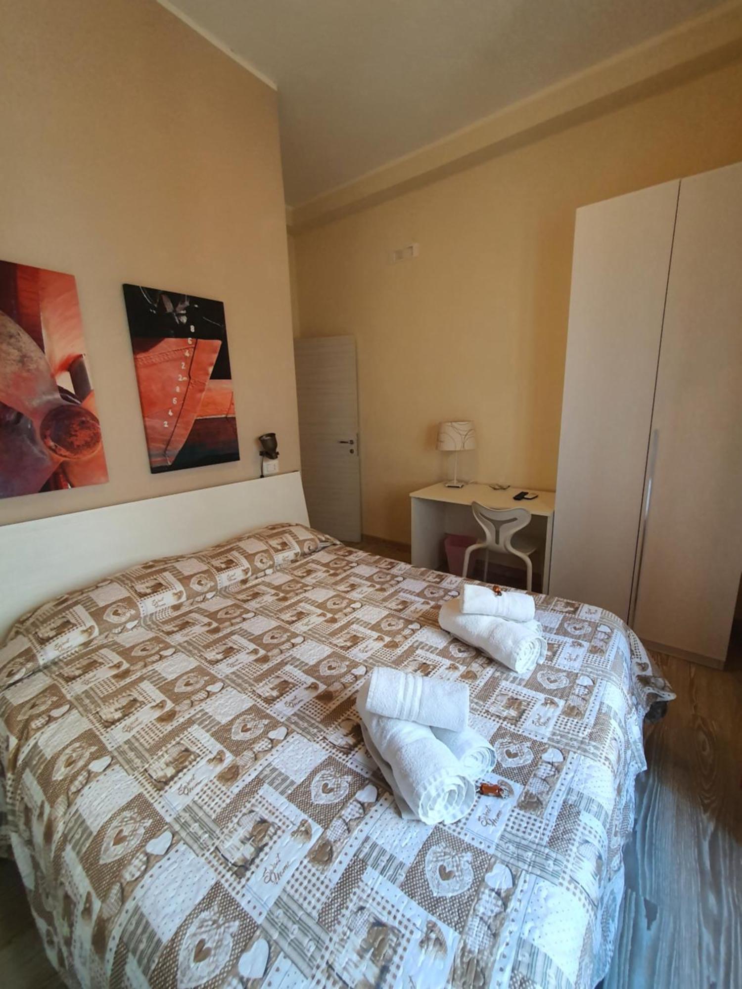 4Rooms Guest House Free Wi-Fi Salerno Exteriör bild