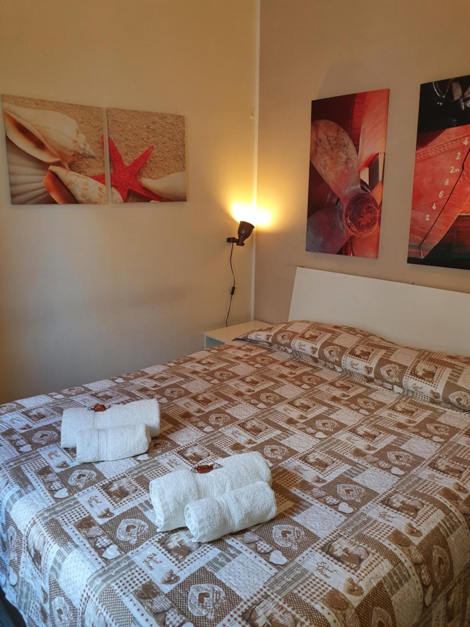 4Rooms Guest House Free Wi-Fi Salerno Exteriör bild
