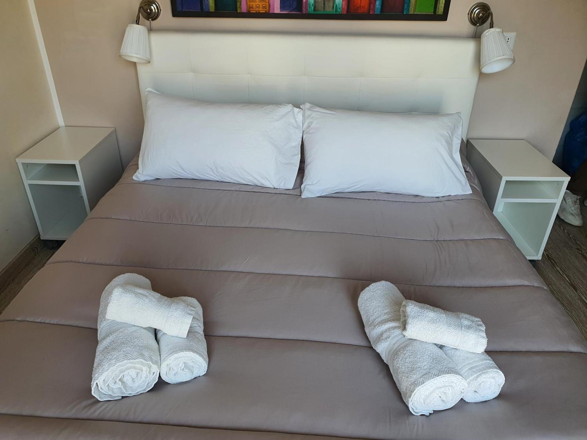 4Rooms Guest House Free Wi-Fi Salerno Exteriör bild