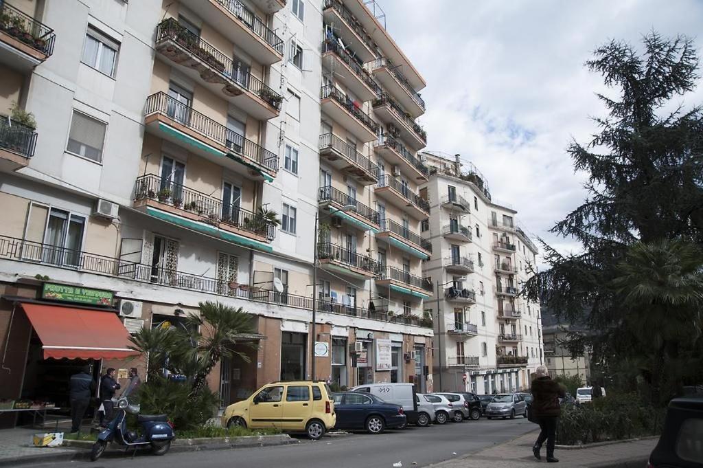 4Rooms Guest House Free Wi-Fi Salerno Exteriör bild