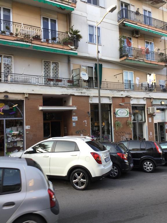 4Rooms Guest House Free Wi-Fi Salerno Exteriör bild