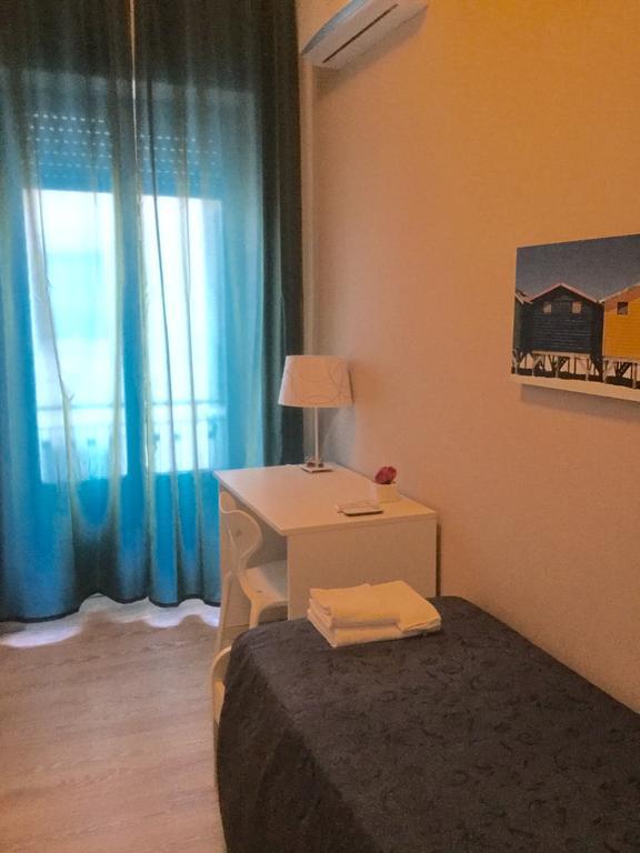 4Rooms Guest House Free Wi-Fi Salerno Exteriör bild