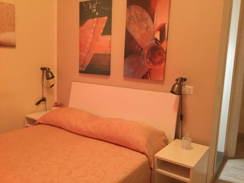 4Rooms Guest House Free Wi-Fi Salerno Exteriör bild